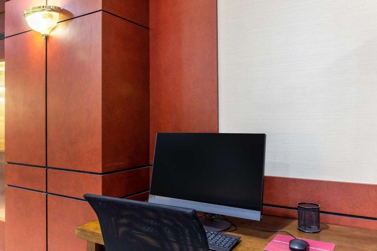 Quality Inn Milwaukee- Брукфилд Экстерьер фото