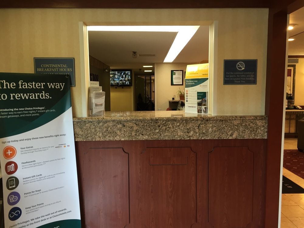 Quality Inn Milwaukee- Брукфилд Экстерьер фото